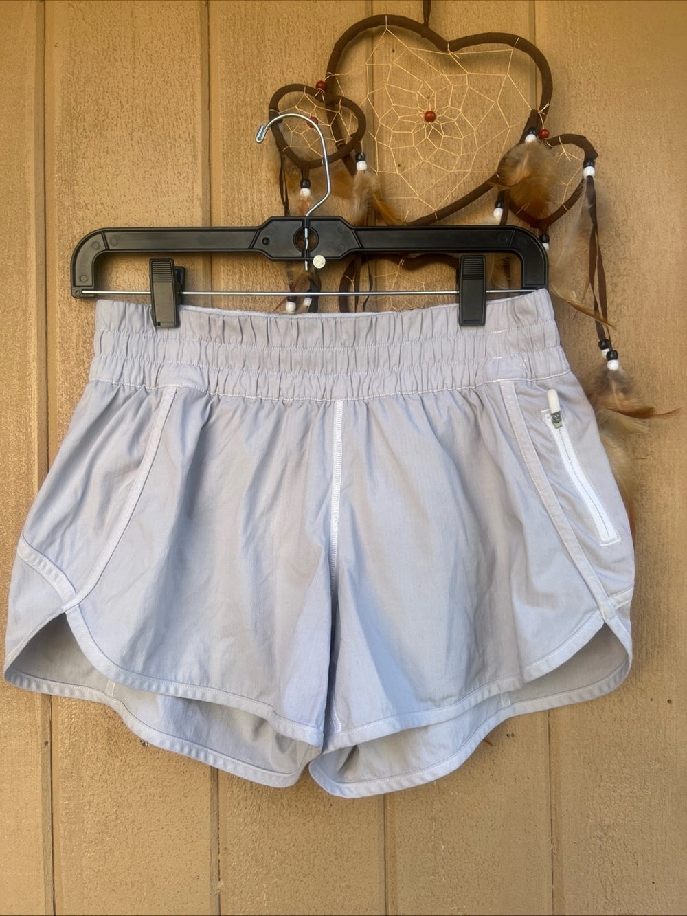 Lululemon Wmn's Sz 8 White/Grey Low-Rise Lined Athletic 3.5" Shorts